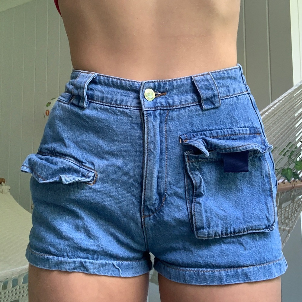 Vintage, high rise pocket shorts